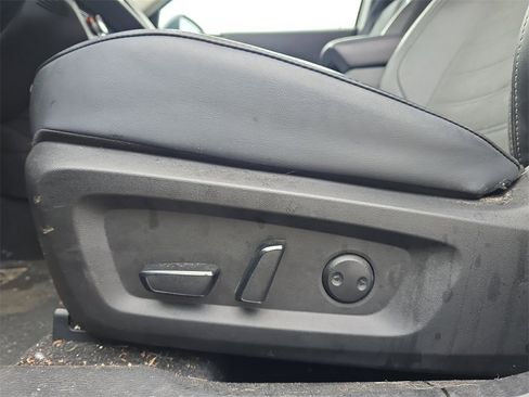 Used 2024 Mitsubishi Outlander SE image 10