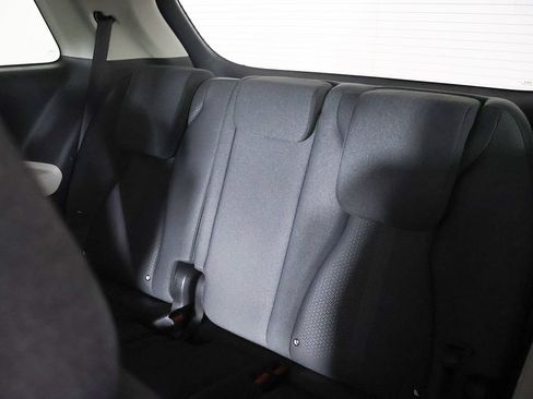 Used 2022 Kia Carnival LX FWD image 31