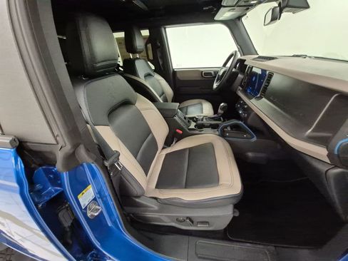 Used 2024 Ford Bronco Wildtrak image 29