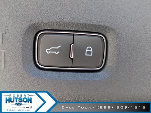 New 2026 Ford Expedition Platinum w/ Stealth Performance Package AWD/4WD image 13