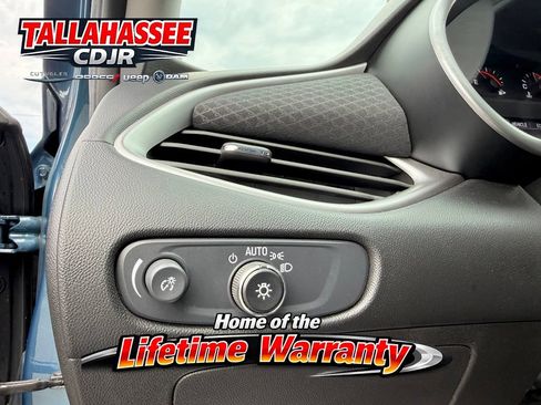 Used 2025 Chevrolet Malibu LT FWD image 32