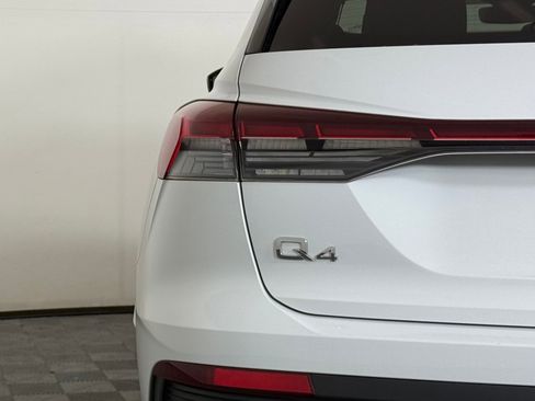 Used 2023 Audi Q4 e-tron Premium Plus w/ Premium Plus image 13
