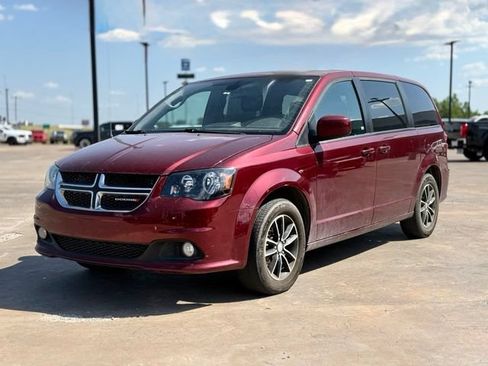 Used 2019 Dodge Grand Caravan GT FWD image 3