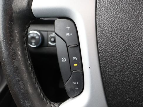 Used 2011 Chevrolet Traverse LT w/ LPO, 'HIT The Road' Package FWD image 21