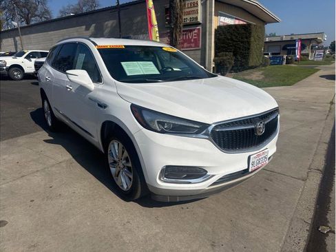 Used 2020 Buick Enclave Essence w/ LPO, Cargo Package FWD image 3