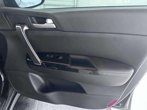 Used 2021 Kia Sportage S w/ S AWD Premium Package image 39