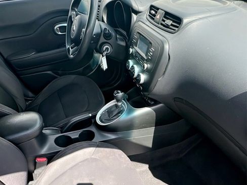 Used 2015 Kia Soul FWD image 8