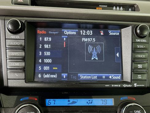 Used 2018 Toyota RAV4 XLE AWD/4WD image 21