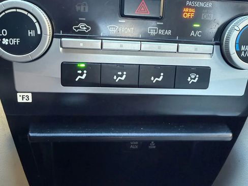 Used 2012 Toyota Camry LE image 19