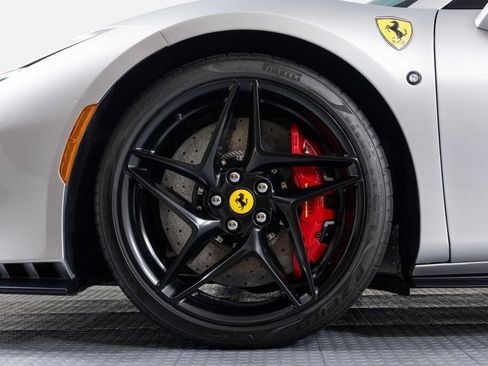 Used 2022 Ferrari F8 Tributo RWD image 23