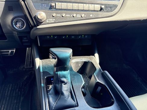 Used 2023 Lexus ES 350 F Sport w/ Accessory Package (Z2) image 11