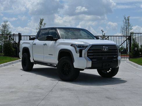 Used 2024 Toyota Tundra Limited AWD/4WD image 36