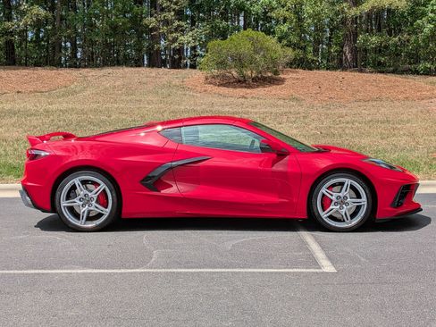 Used 2021 Chevrolet Corvette Stingray Premium Cpe w/ Z51 Performance Package RWD image 32