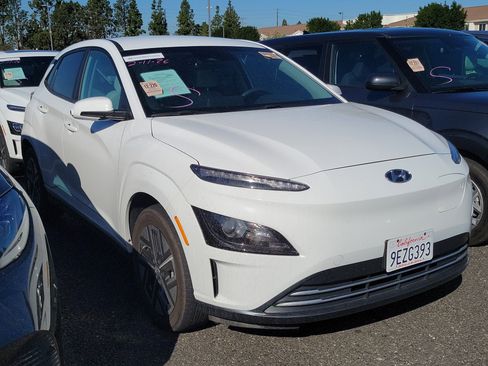 Used 2023 Hyundai Kona SE w/ Cargo Package image 3