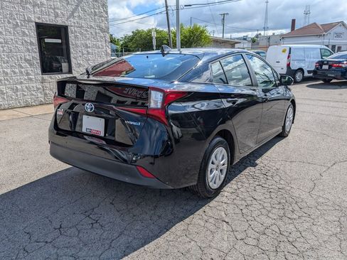 Used 2021 Toyota Prius LE image 6