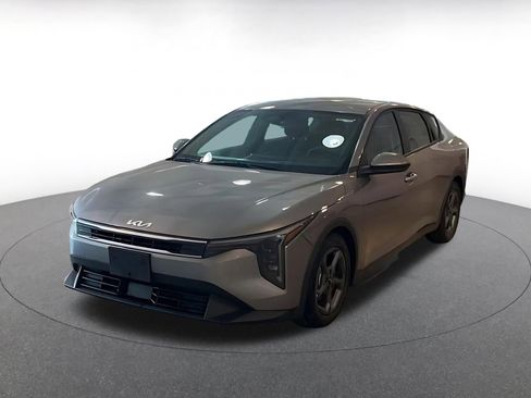 Used 2025 Kia K4 LXS image 7