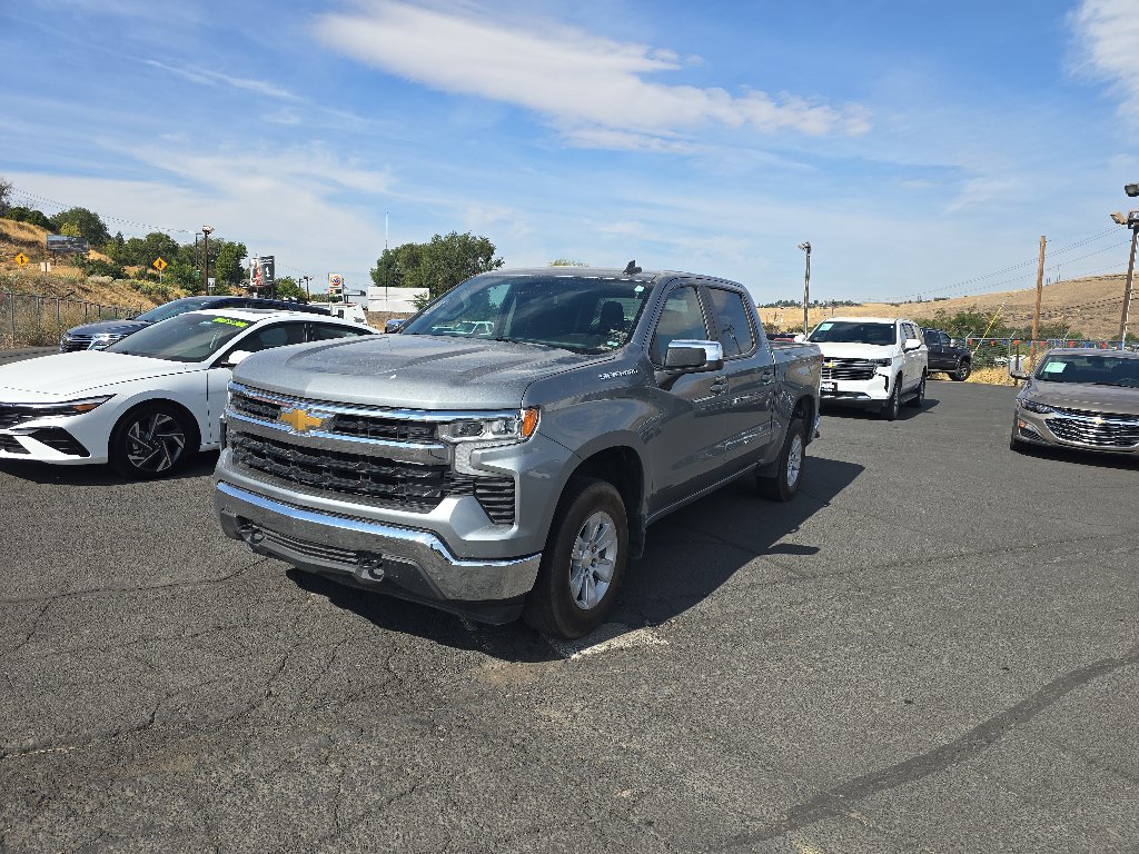 Used 2025 Chevrolet Silverado 1500 LT AWD/4WD image 2