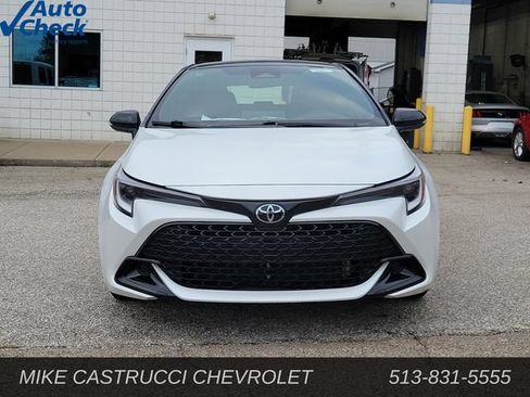Used 2024 Toyota Corolla SE w/ SE Package FWD image 8