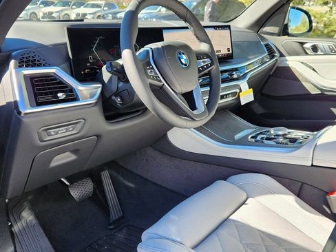 Used 2026 BMW X5 xDrive50e AWD/4WD image 9