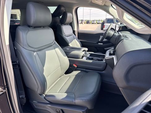 New 2026 Ford Expedition Active RWD image 10