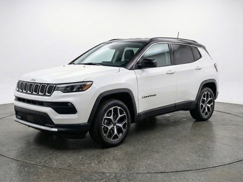 Used 2025 Jeep Compass Limited AWD/4WD image 3