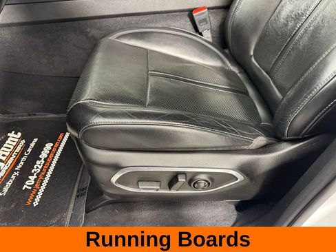 Used 2024 Jeep Wagoneer 2WD image 13