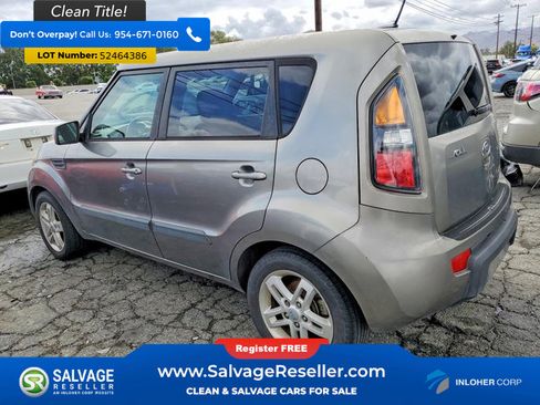 Used 2011 Kia Soul + w/ Audio Pkg FWD image 3