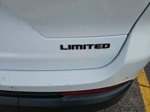 Used 2023 Jeep Grand Cherokee L Limited w/ Black Appearance Package image 4