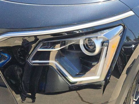 Used 2023 Kia Niro EX FWD image 35