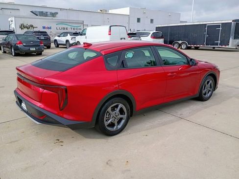 Used 2025 Kia K4 LXS image 13