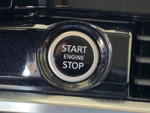 Used 2024 Nissan Pathfinder SL AWD/4WD image 26