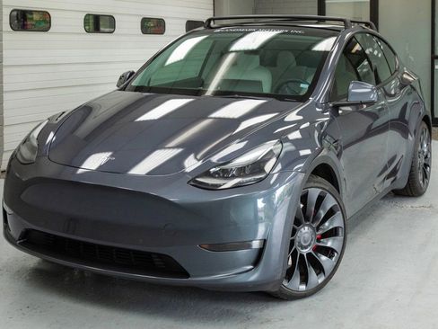 Used 2022 Tesla Model Y Performance AWD/4WD image 13