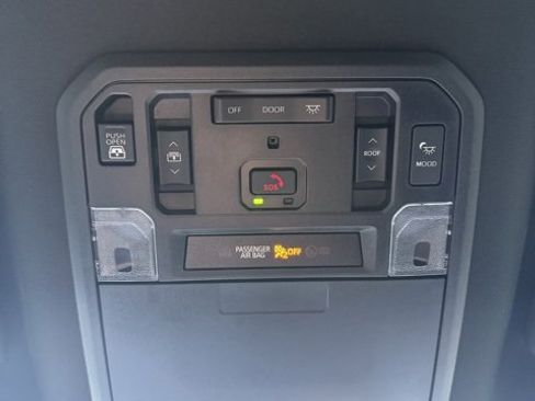 Used 2024 Toyota Tundra Platinum image 33