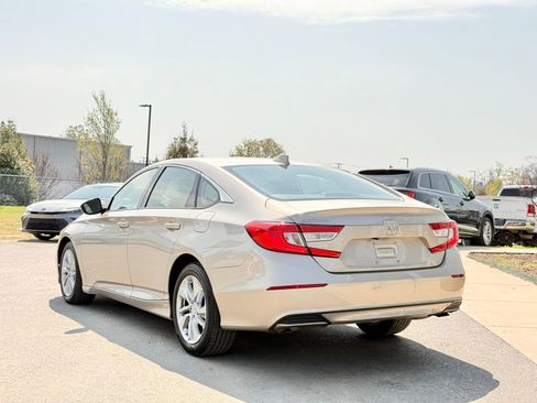 Used 2018 Honda Accord LX image 11