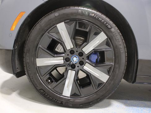 Used 2022 BMW iX xDrive50 w/ Premium Package image 25