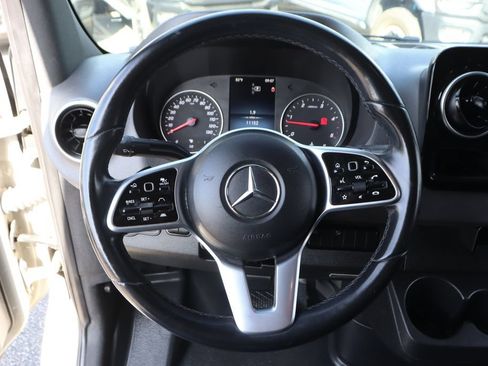Used 2022 Mercedes-Benz Sprinter 2500 image 27