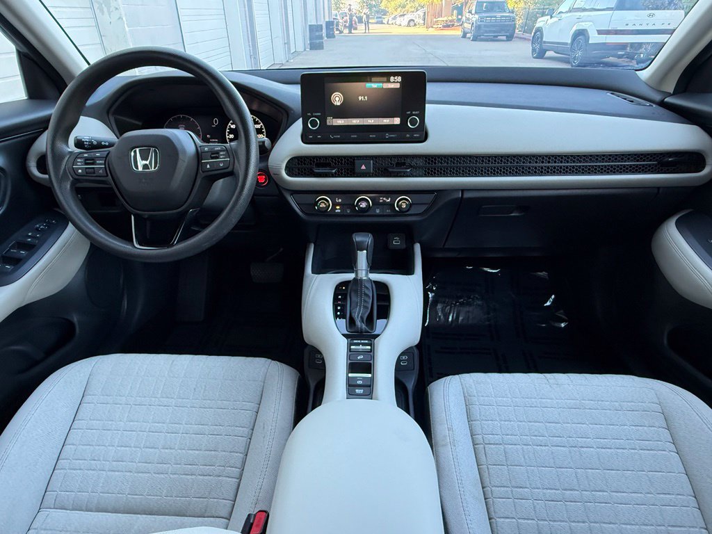 Used 2025 Honda HR-V LX image 29
