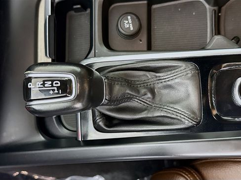 Used 2018 Volvo XC60 T6 Inscription w/ Convenience Package image 20