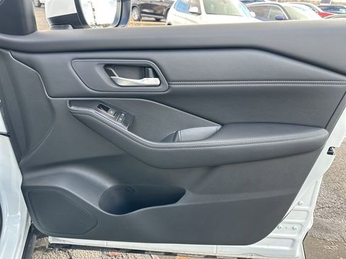 Used 2026 Nissan Rogue SV w/ SV Premium Package image 21