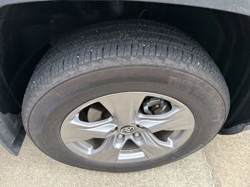 Used 2025 Toyota RAV4 XLE image 10