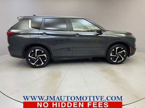 Used 2024 Mitsubishi Outlander SE image 6