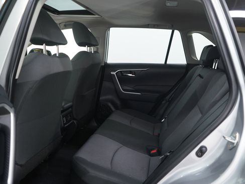 Used 2025 Toyota RAV4 XLE image 18