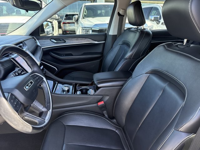 Used 2022 Jeep Grand Cherokee L Limited AWD/4WD image 5