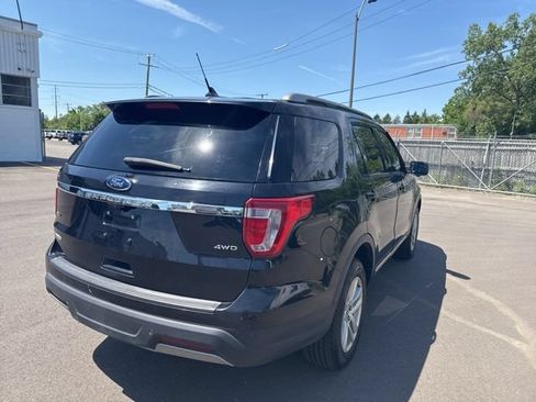 Used 2019 Ford Explorer XLT w/ Equipment Group 201A AWD/4WD image 5
