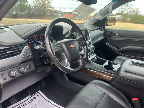 Used 2018 Chevrolet Suburban LT image 14