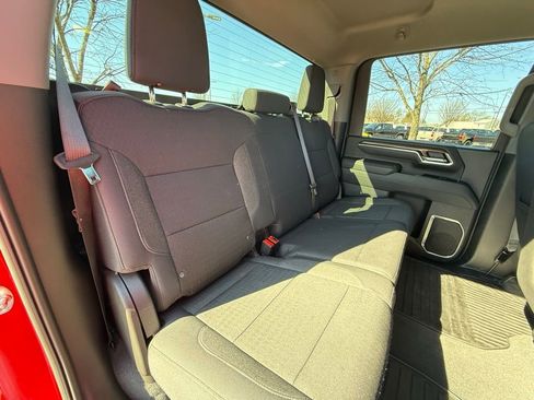 Used 2025 Chevrolet Silverado 2500 LT w/ Convenience Package image 27