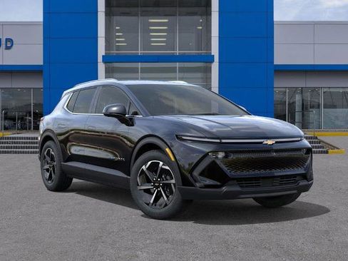 New 2026 Chevrolet Equinox EV LT image 7