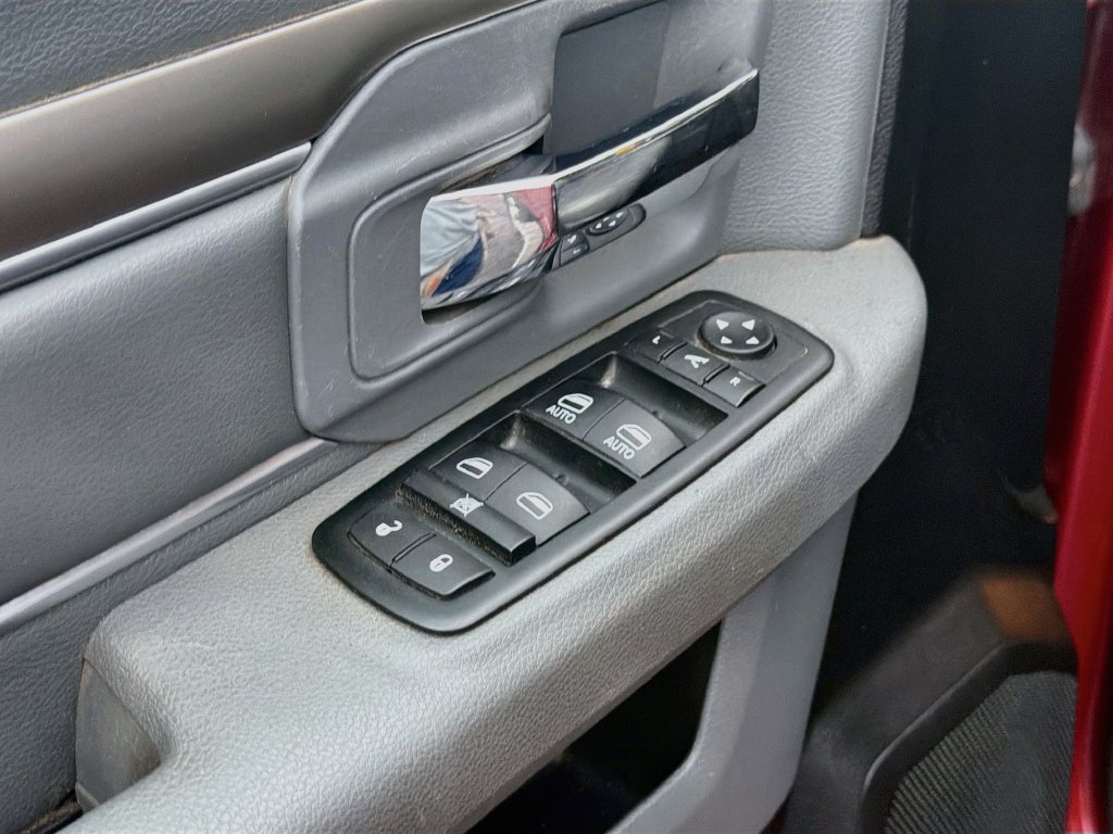 Used 2015 RAM 1500 Lone Star RWD image 17