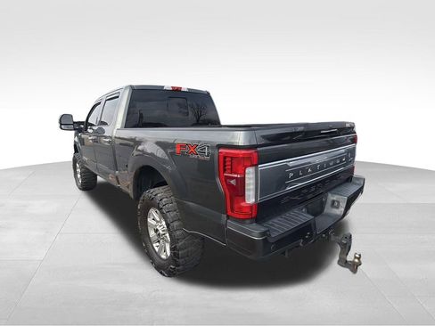 Used 2017 Ford F250 Platinum w/ Platinum Ultimate Package image 4