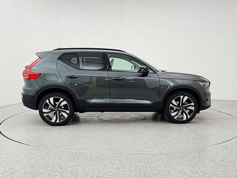 New 2026 Volvo XC40 B5 Plus w/ Climate Package AWD/4WD image 4